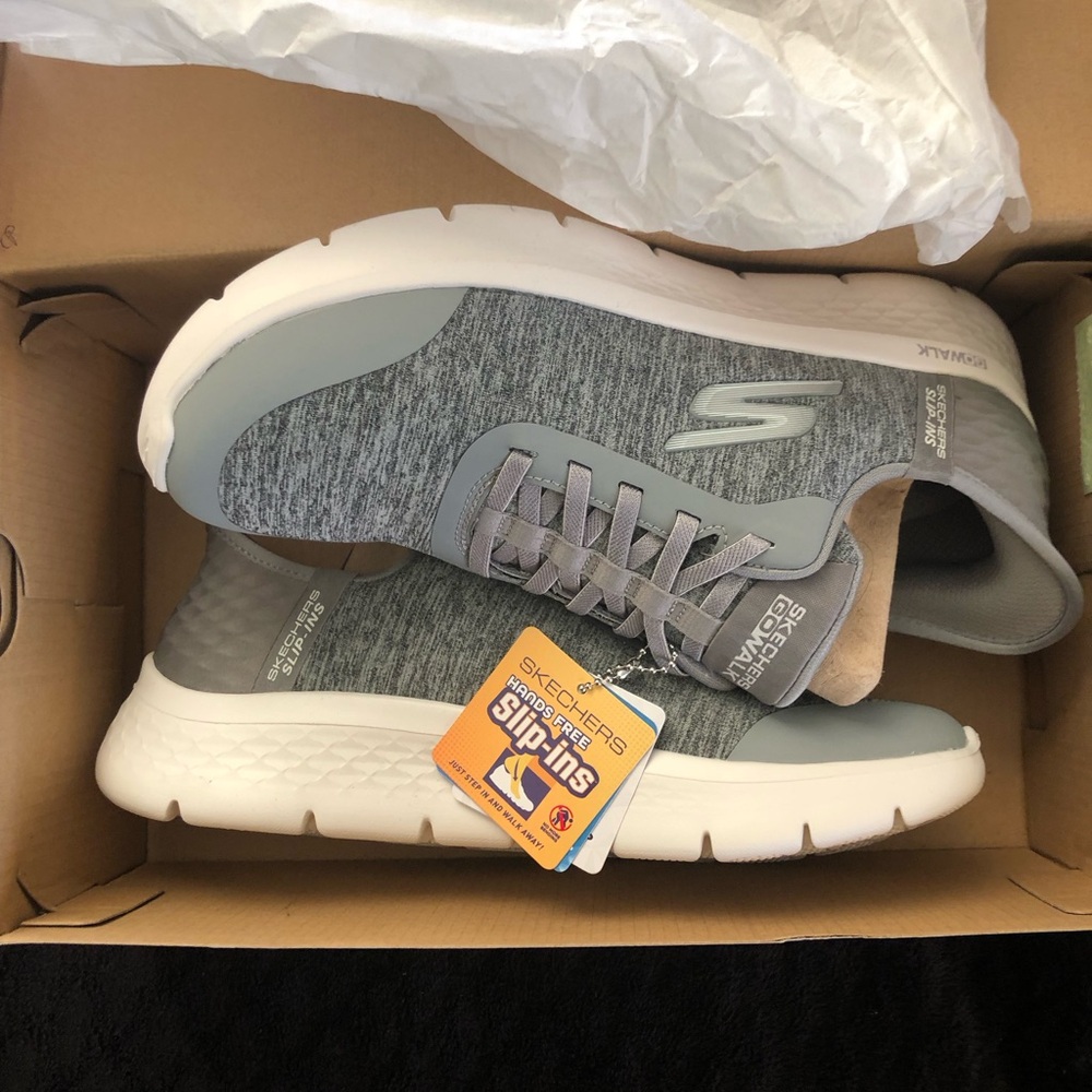 Women’s Skechers slip ins BRAND NEW TAGS ON IN BOX Size 8.5